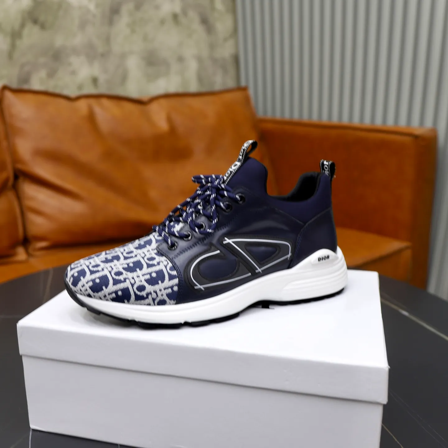 Ex-factory price: 462💰🙅‍♂️🙅‍♂️🙅‍♂️ Brand: Dior DIOR Standard code: 38-44 (45 customized) Grade: Same as the official website Material: Original material splicing Comfortable and breathable lining Lightweight and wear-resistant sports outsole Style category: Men's fashionable casual shoes Running sneakers Distinguished luxury brand elements Top luxury Color: actual picture color